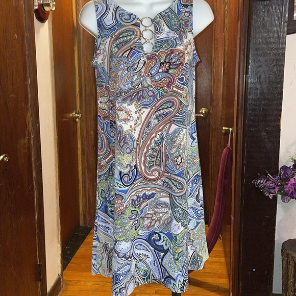 Paisley sundress - Picture 2 of 7